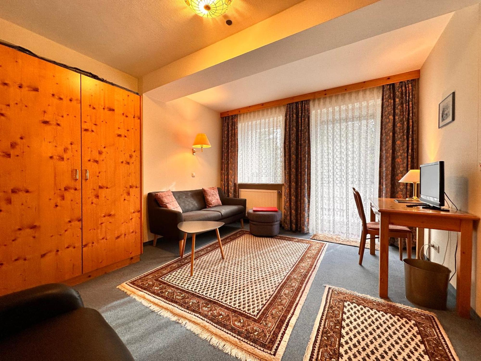 Pension Zum Loewen, Parkplatz, Fruehstueck, Wlan, Zentral 巴特施泰本 外观 照片