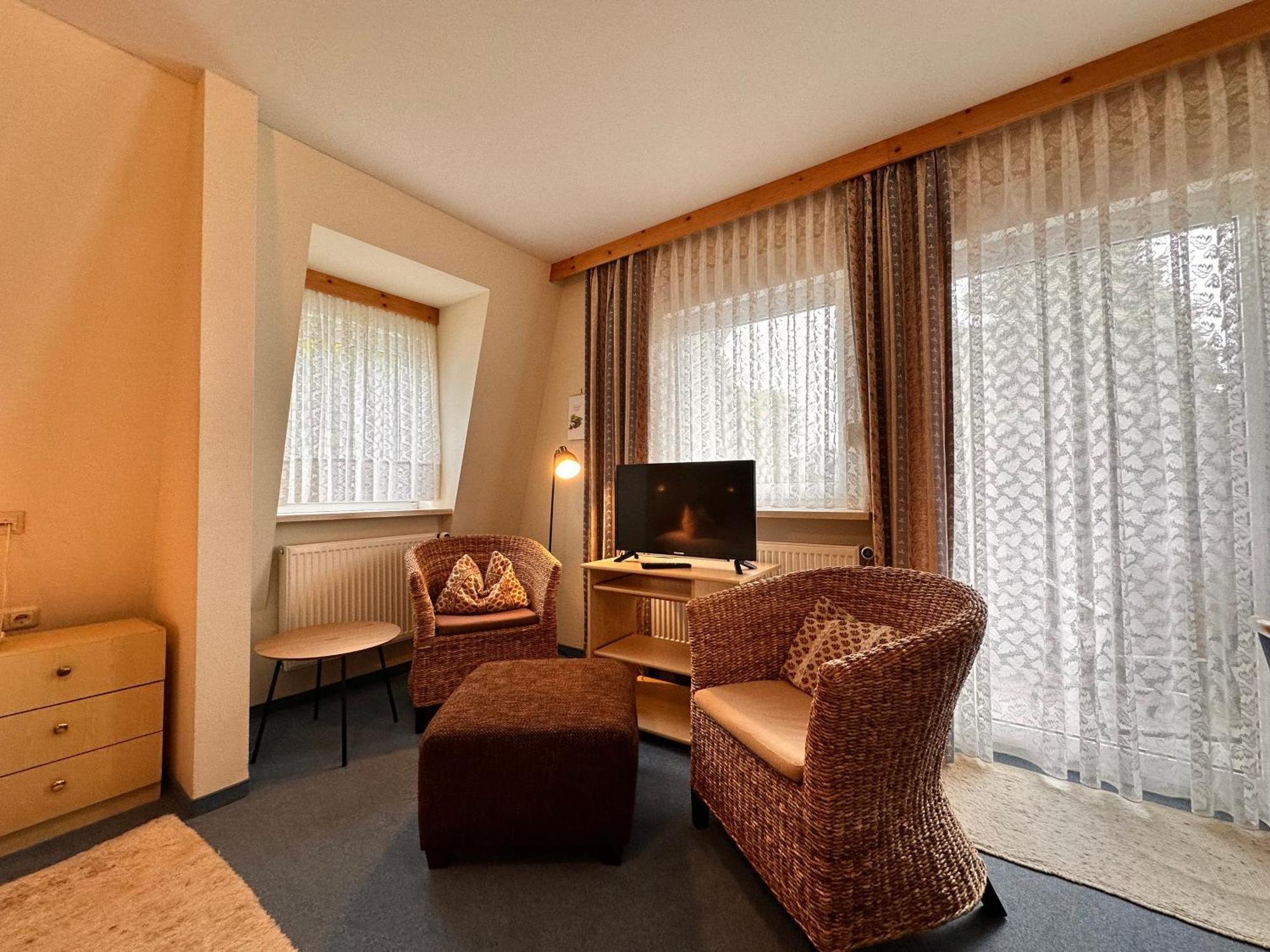 Pension Zum Loewen, Parkplatz, Fruehstueck, Wlan, Zentral 巴特施泰本 外观 照片
