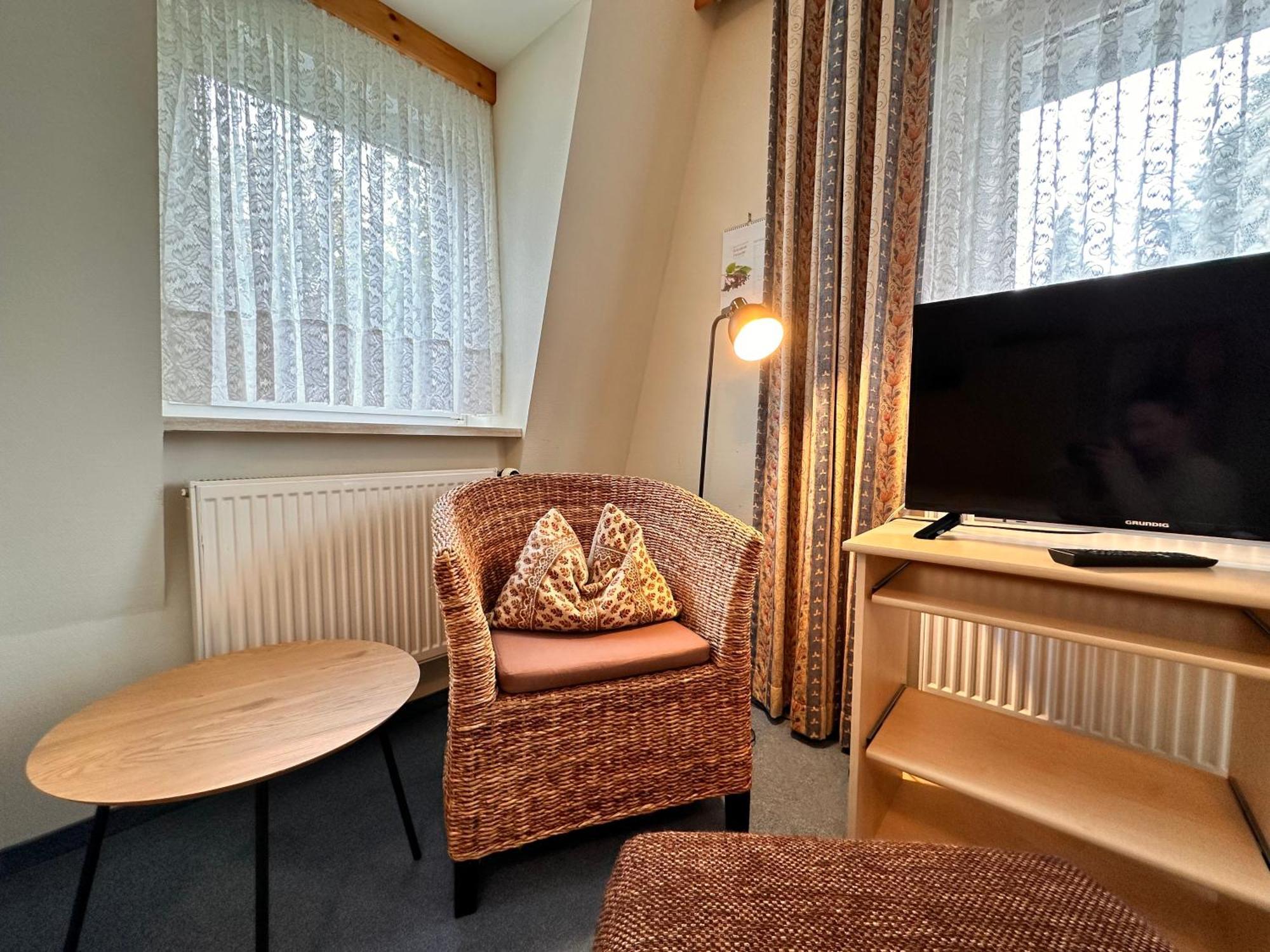 Pension Zum Loewen, Parkplatz, Fruehstueck, Wlan, Zentral 巴特施泰本 外观 照片