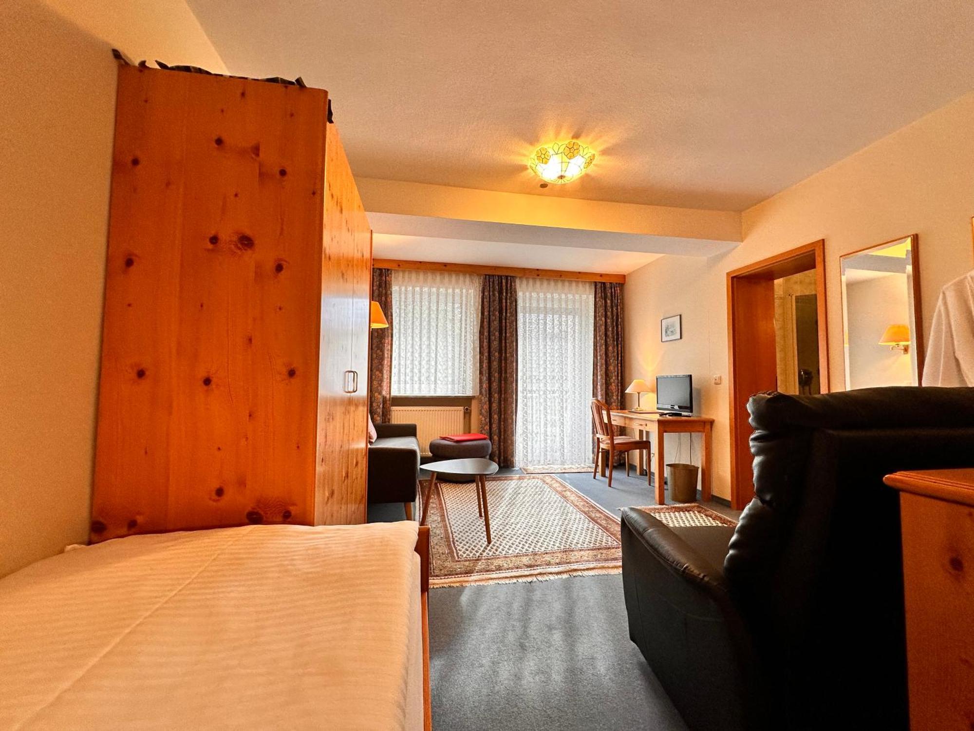 Pension Zum Loewen, Parkplatz, Fruehstueck, Wlan, Zentral 巴特施泰本 外观 照片