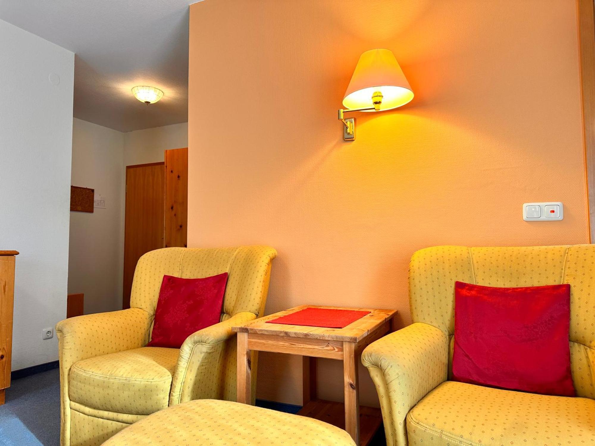 Pension Zum Loewen, Parkplatz, Fruehstueck, Wlan, Zentral 巴特施泰本 外观 照片