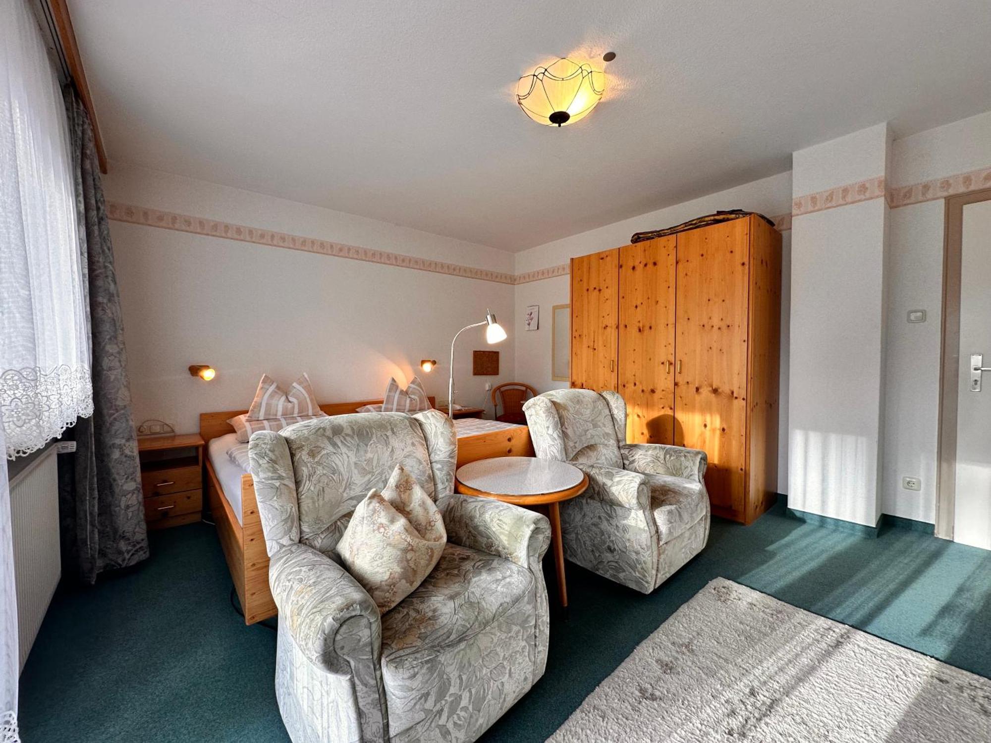 Pension Zum Loewen, Parkplatz, Fruehstueck, Wlan, Zentral 巴特施泰本 外观 照片