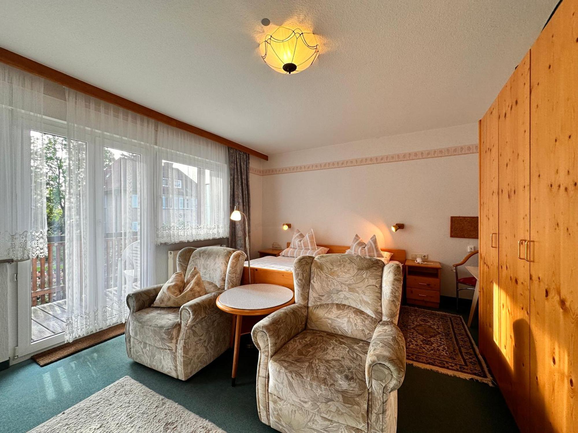 Pension Zum Loewen, Parkplatz, Fruehstueck, Wlan, Zentral 巴特施泰本 外观 照片