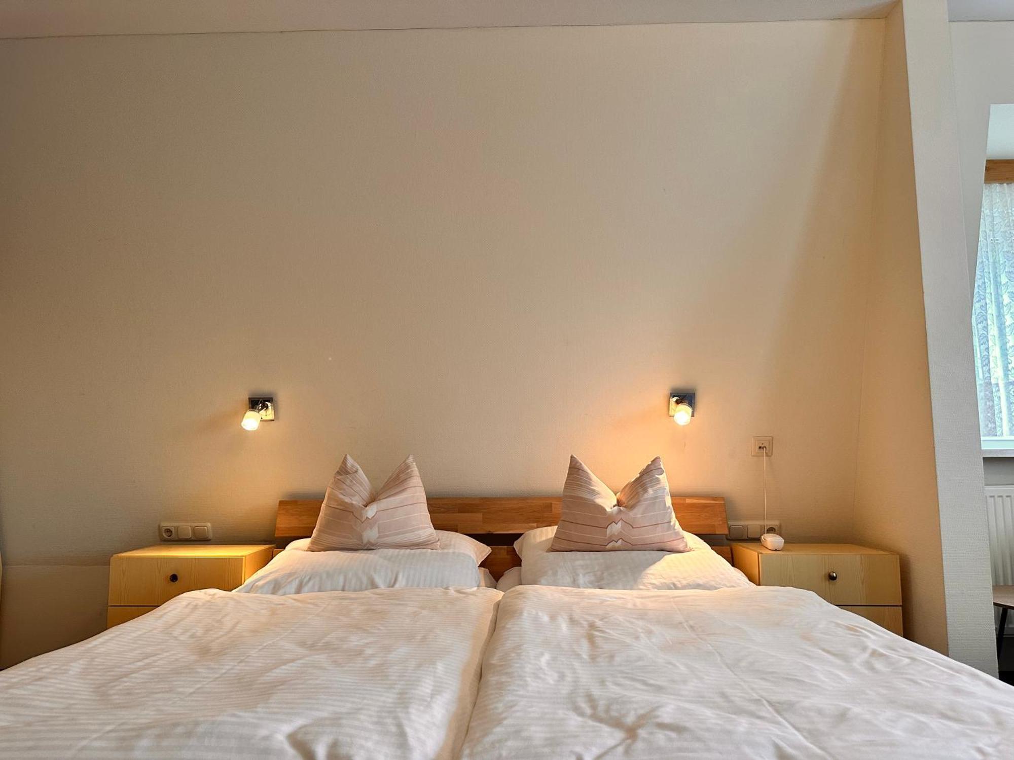Pension Zum Loewen, Parkplatz, Fruehstueck, Wlan, Zentral 巴特施泰本 外观 照片