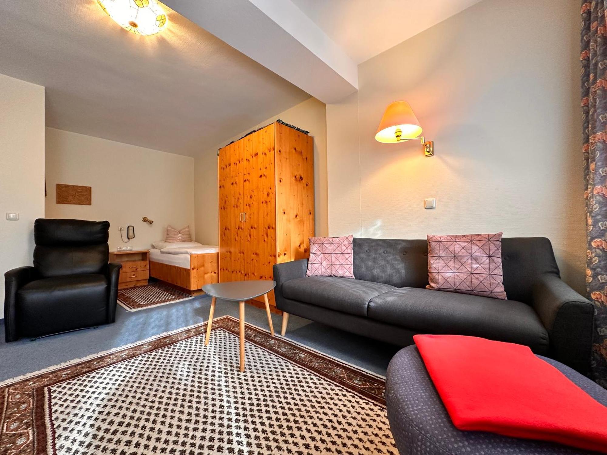 Pension Zum Loewen, Parkplatz, Fruehstueck, Wlan, Zentral 巴特施泰本 外观 照片