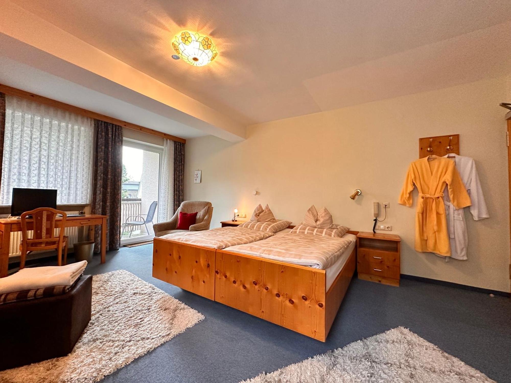 Pension Zum Loewen, Parkplatz, Fruehstueck, Wlan, Zentral 巴特施泰本 外观 照片
