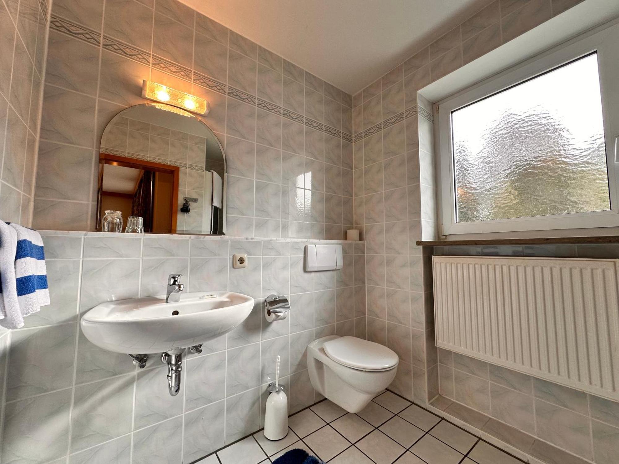 Pension Zum Loewen, Parkplatz, Fruehstueck, Wlan, Zentral 巴特施泰本 外观 照片