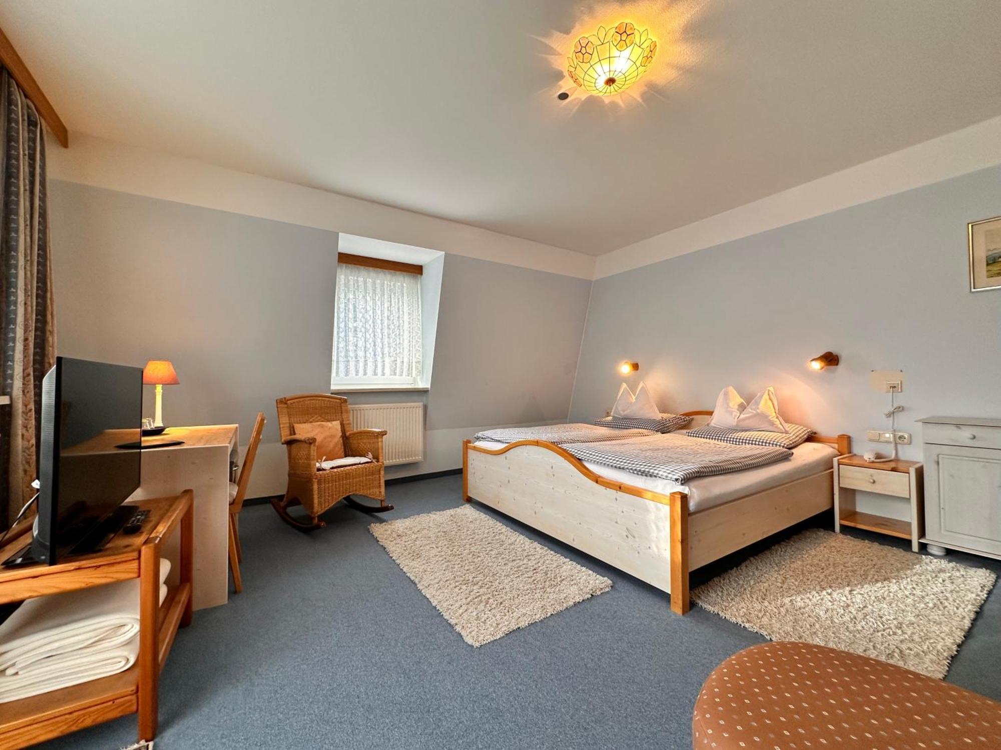 Pension Zum Loewen, Parkplatz, Fruehstueck, Wlan, Zentral 巴特施泰本 外观 照片
