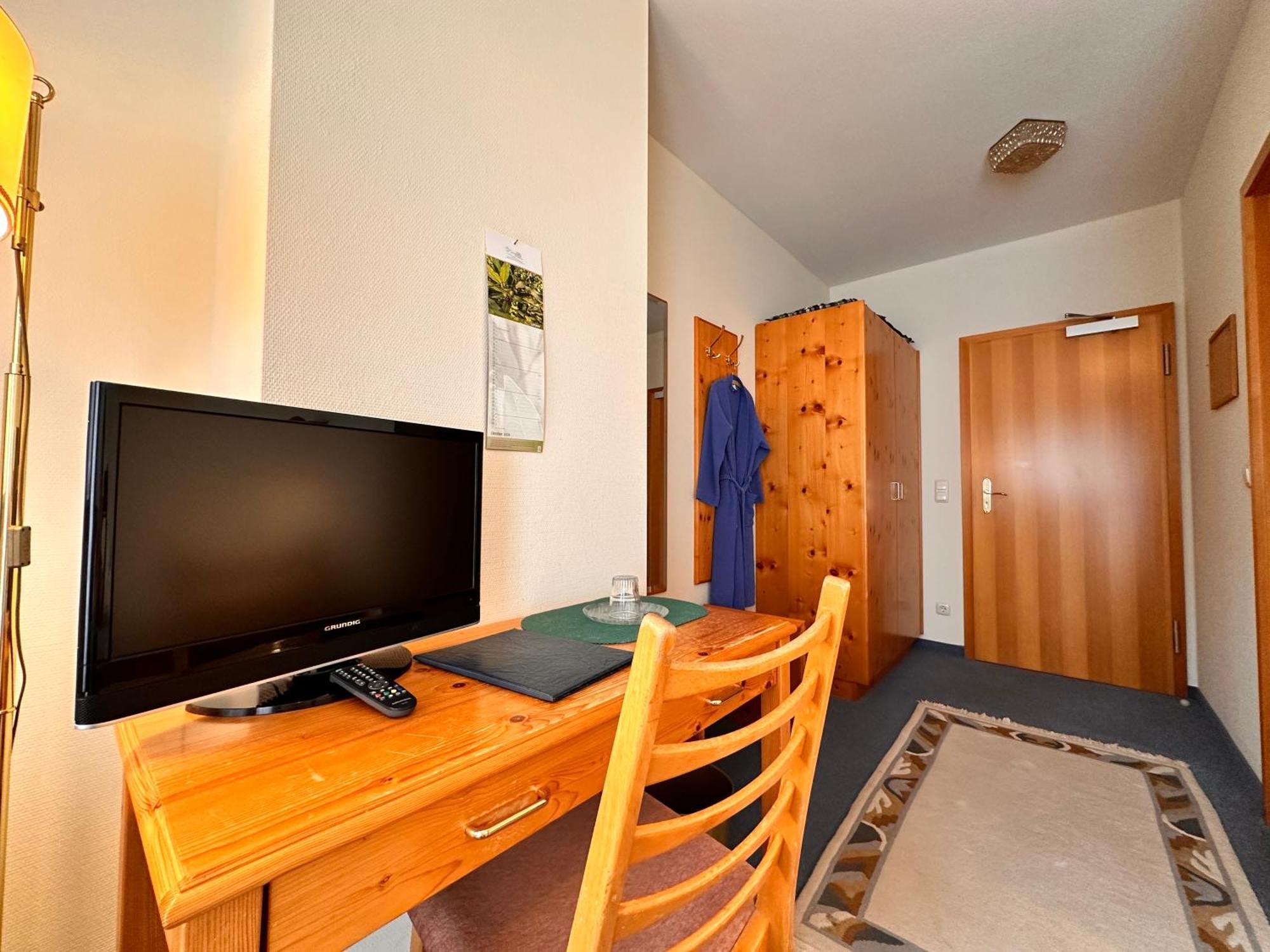 Pension Zum Loewen, Parkplatz, Fruehstueck, Wlan, Zentral 巴特施泰本 外观 照片