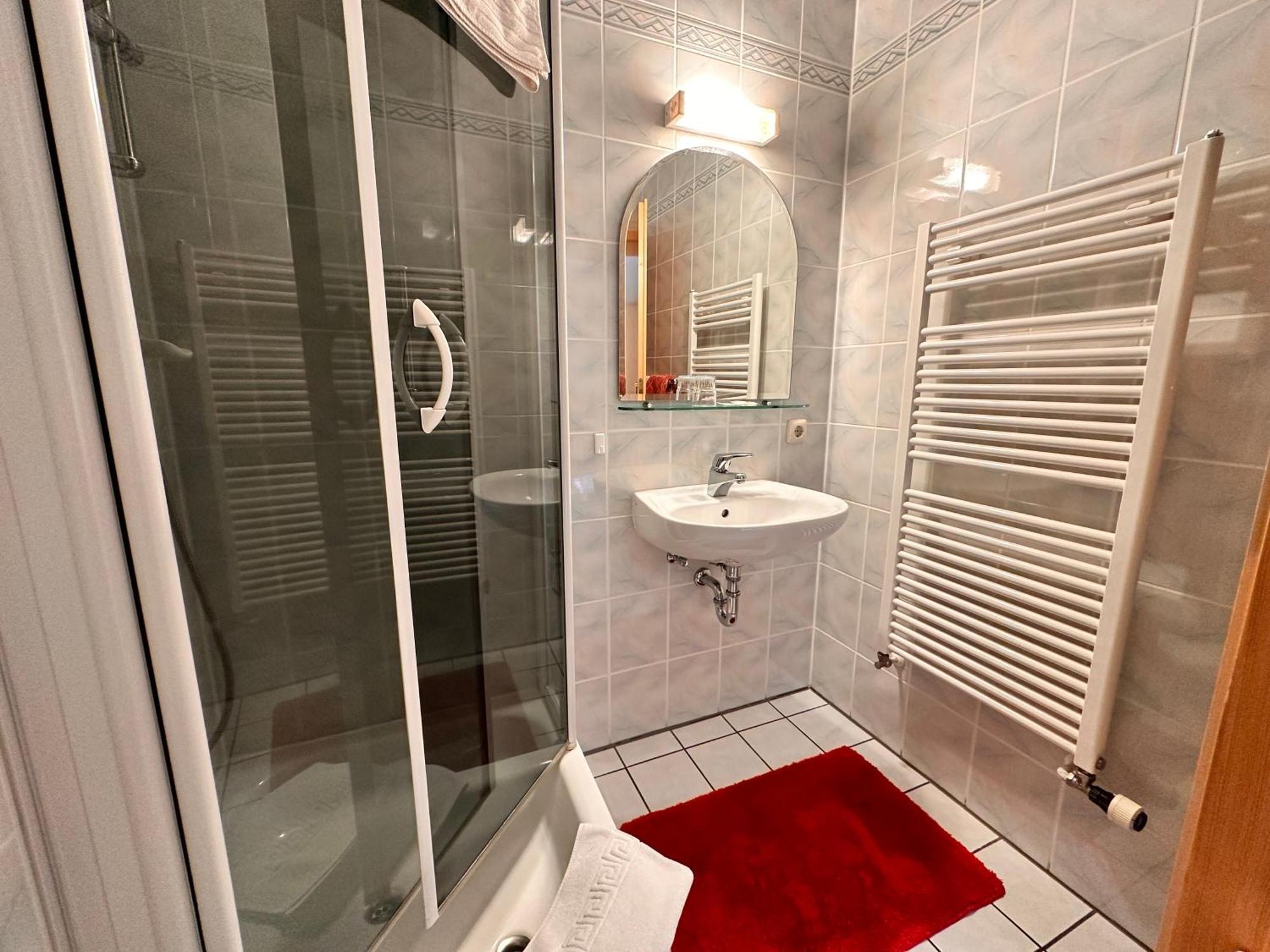 Pension Zum Loewen, Parkplatz, Fruehstueck, Wlan, Zentral 巴特施泰本 外观 照片