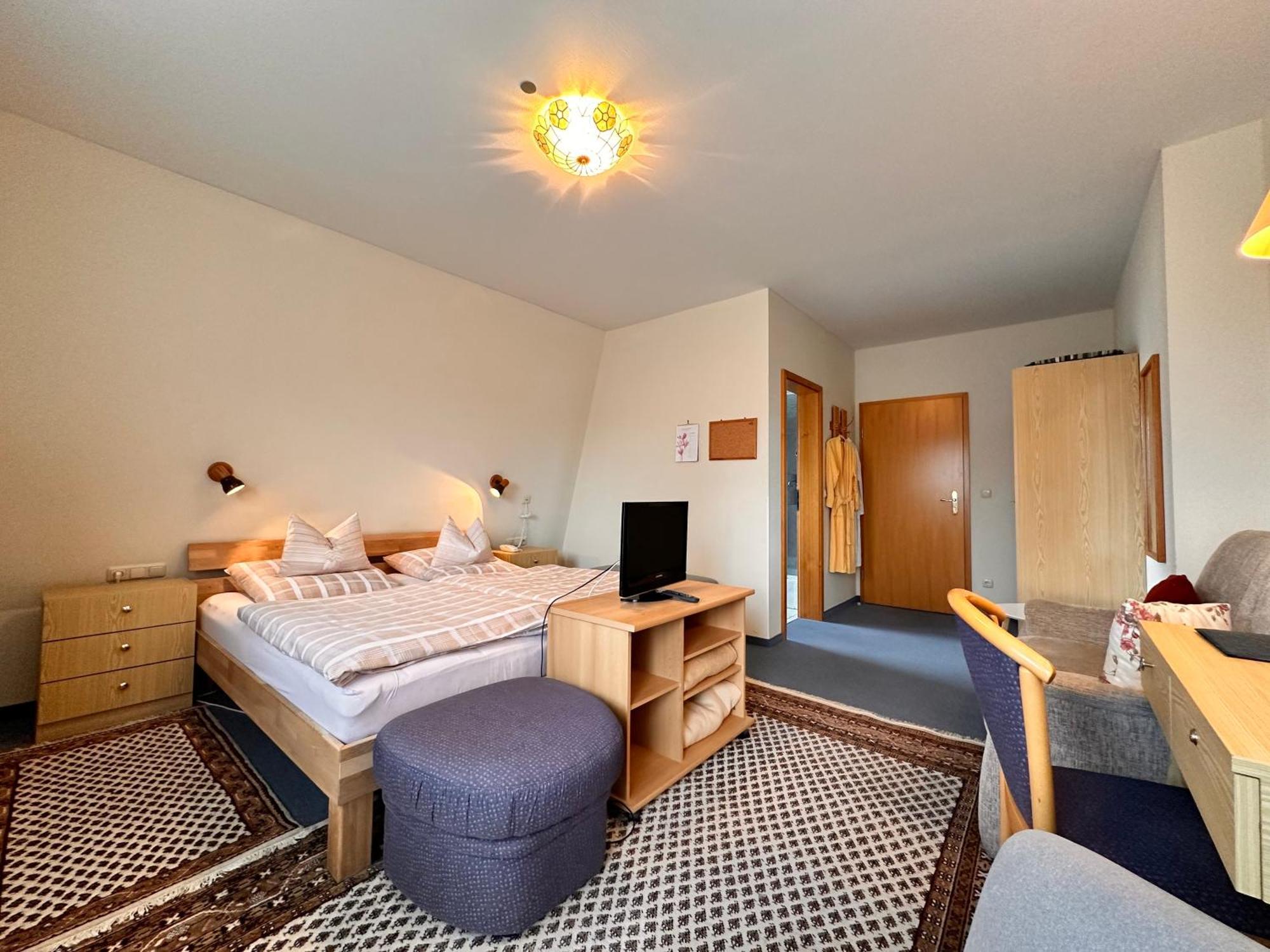 Pension Zum Loewen, Parkplatz, Fruehstueck, Wlan, Zentral 巴特施泰本 外观 照片