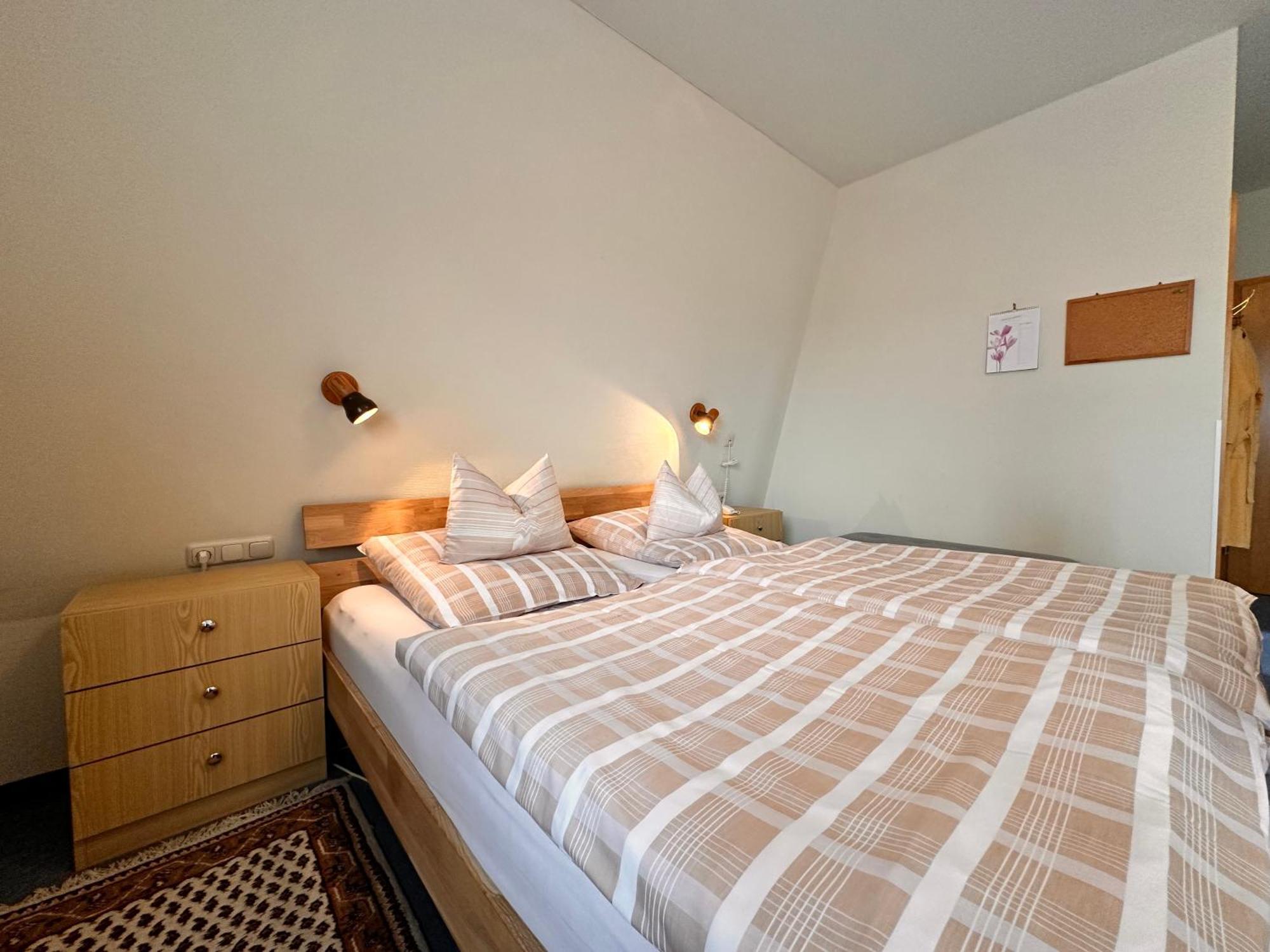Pension Zum Loewen, Parkplatz, Fruehstueck, Wlan, Zentral 巴特施泰本 外观 照片
