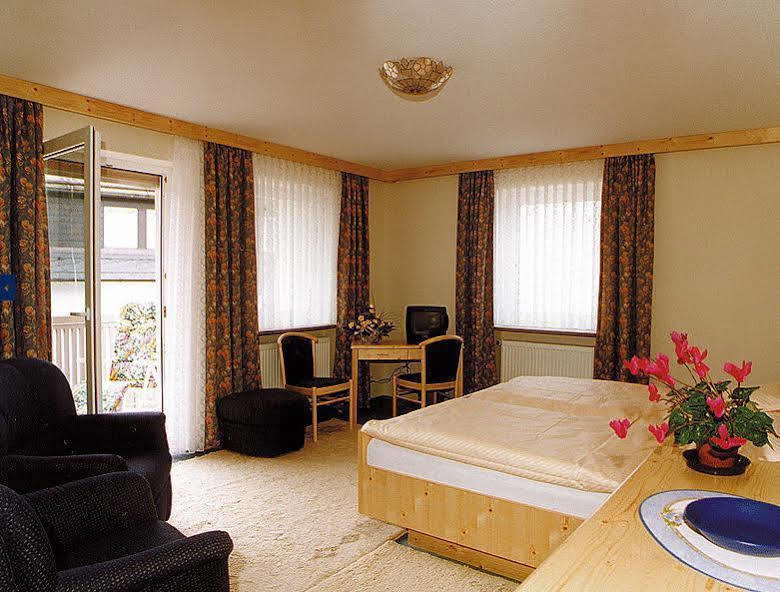 Pension Zum Loewen, Parkplatz, Fruehstueck, Wlan, Zentral 巴特施泰本 外观 照片
